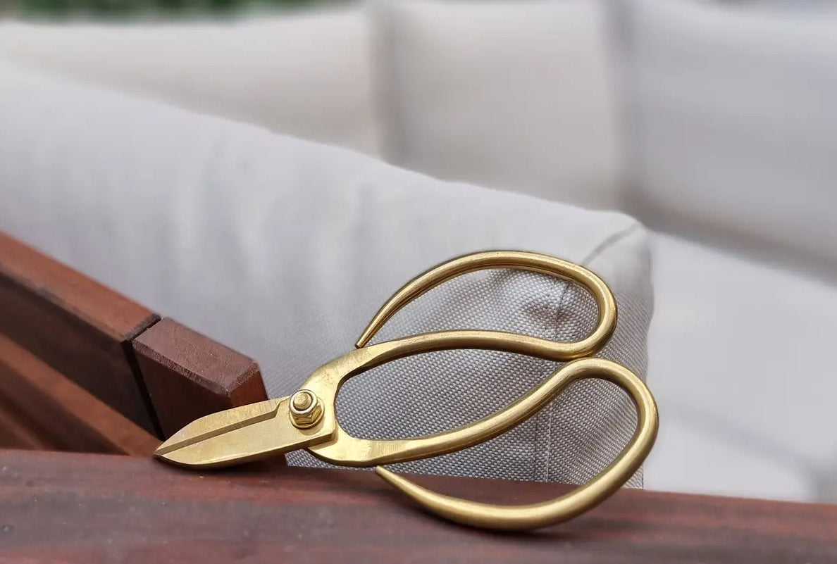 Smuk og kraft bonsai saks i guld